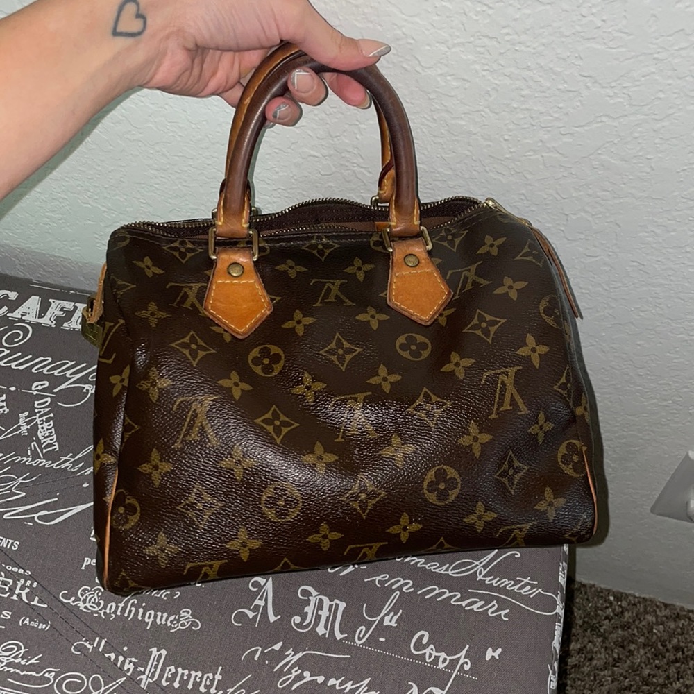 LV Monogram Speedy 25